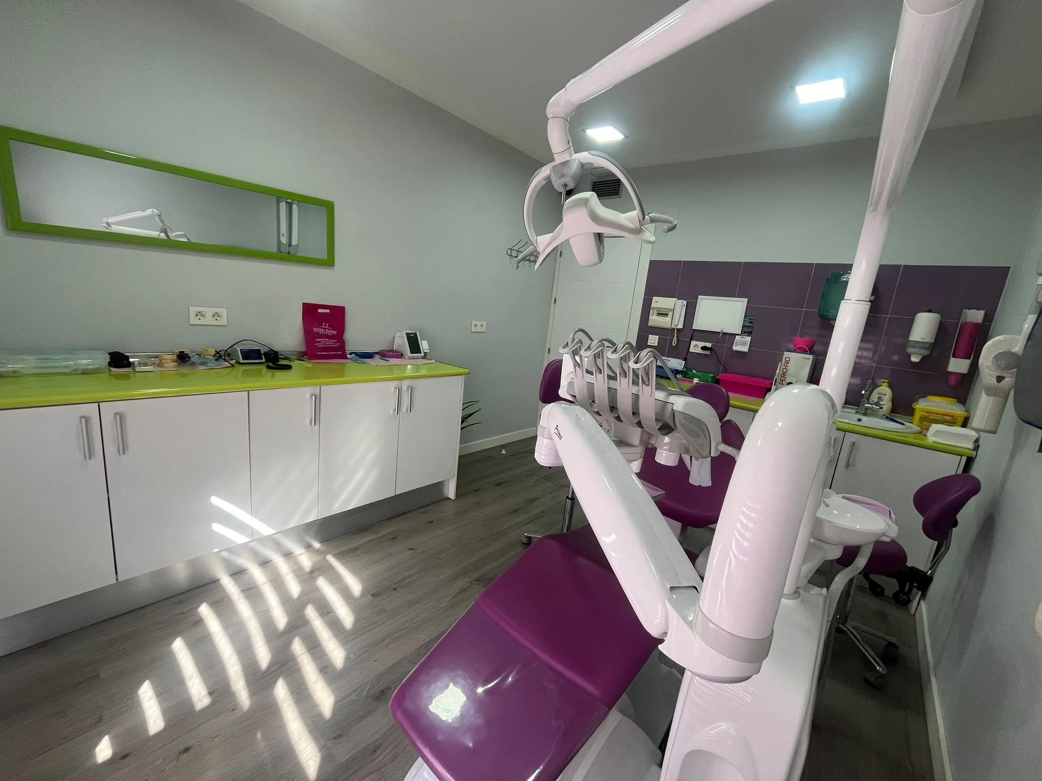 Gabinete dental de Clínica Dental Centro en Maracena